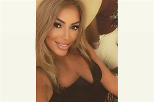 Mariée de saint martin dina avec Chatain clairs cheveux, âge 36 photo-4