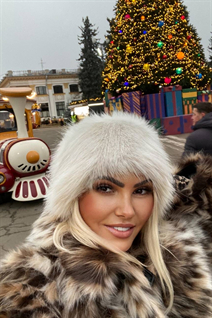 Chica ucraniana inna de kiev con pelo Rubio y edad 56