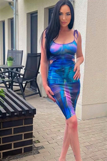 Pretty ukrainian girl oksana from kyiv with Black hair age 40