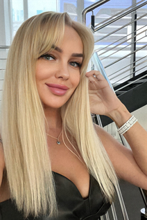 Jolie femme russe natalia de moscow avec Blond cheveux, âge 51