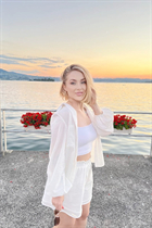 Mujer perfecta irina de zurich con pelo Rubio y edad 30 photo-20