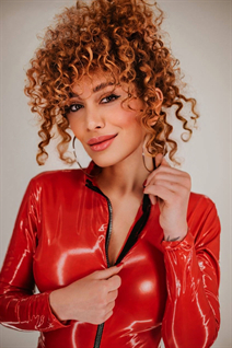 Ukrainian woman online elena from odessa with Auburn hair age 40