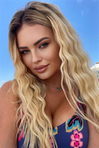 Girl from los angeles yulia with Blonde hair age 31 photo-3