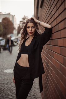 Femme ukrainienne pour sortir avec valeria de dnepr avec Chatain clairs cheveux, âge 36