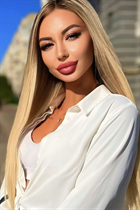 Femme ukrainienne pour sortir avec viktoriia de kiev avec Auburn cheveux, âge 33 photo-2