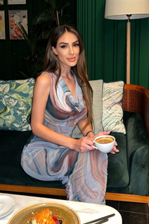Ukranian bride daria from kiev with Black hair age 34