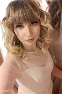 Femmes incroyables d'Ukraine lesya de v. lyutizh avec Chatain clairs cheveux, âge 34