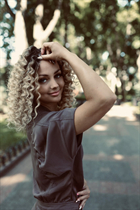 Fille ukrainienne nataliia de odesa avec Chatain clairs cheveux, âge 45 photo-1