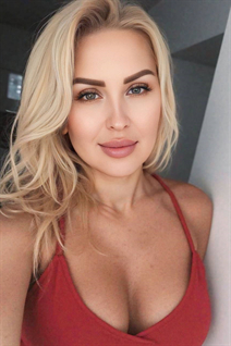 Ukrainian girl model eva from lviv with Blonde hair age 50