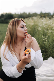 Stunning Ukrainian woman angelina from odessa with Light Brown hair age 20