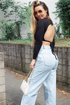 Sortir avec une femme allemande ariane de berlin avec Blond cheveux 36 ans photo-1