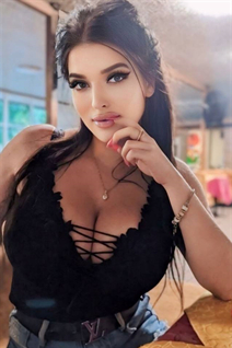 Date fille ukrainienne valeriia de poltava avec Noirs cheveux, âge 23