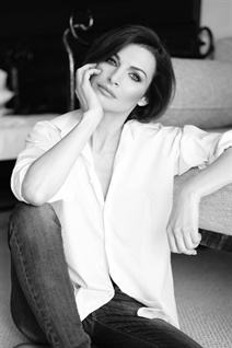 Femmes ukrainiennes pour sortir avec irina de kiev avec Brunette cheveux, âge 46