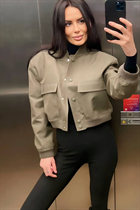 Sortir avec une femme allemande olena de munich avec Brunette cheveux 39 ans photo-1