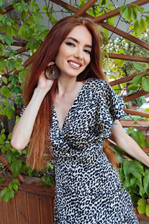 Épouse d'Ukraine yulia de krivoy rog avec Roux cheveux, âge 38