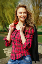 hull bride daina with Blonde hair age 42 photo-5