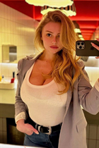 Hermosa mujer ucraniana katherine de kiev con pelo Rubio y edad 25 photo-8