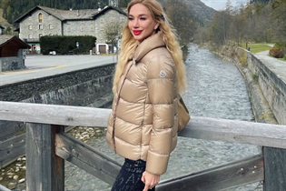 Ukrainian girl natalia from zaporizhia with Blonde hair age 46 photo-4