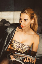 Ukrainian single woman nata from boston with Blonde hair age 39 photo-1