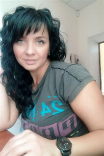 Ukraine mail order bride elena from sumy with Black hair age 40