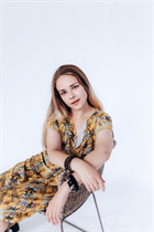 Femme ukrainienne de bila tserkva antonina avec Chatain clairs cheveux, âge 23 photo-1