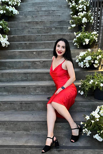 Dama ucraniana soltera yana de odesa con pelo Negro y edad 34