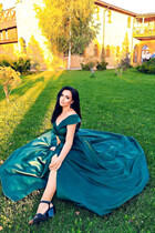 Linda chica ucraniana anastasiia de kiev con pelo Negro y edad 34 photo-7