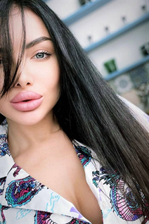 Wife from Ukraine evgeniya from kyiv with Black hair age 39