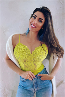 Chica de zagreb marina con pelo Marrón claro y edad 44