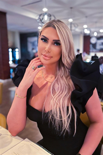 Hermosa esposa de Ucrania olga de kiev con pelo Rubio y edad 36
