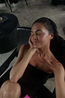 Superbe mariée ukrainienne stella de odessa avec Chatain clairs cheveux, âge 37