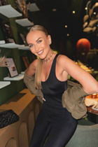dubai bride andriana with Blonde hair age 34 photo-1