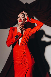 Chica ucraniana tatiana de kharkiv con pelo Negro y edad 42