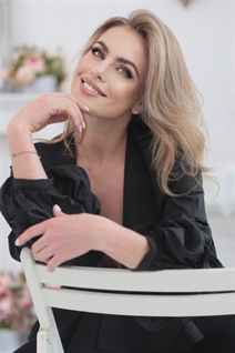 Date fille ukrainienne valentina de kiev avec Blond cheveux, âge 40