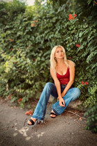 Stunning Ukrainian woman yana from poltava with Light Brown hair age 37 photo-1
