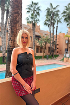 Girl from lisbon natalia with Blonde hair age 39 photo-3