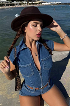 Beauté ukrainienne maria de odesa avec Chatain clairs cheveux, âge 20 photo-1