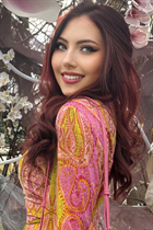 Femme parfaite olesya de paris avec Chatain clairs cheveux, âge 19 photo-9