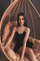 Épouse d'Ukraine viktoriya de nikolaev avec Noirs cheveux, âge 27 photo-3