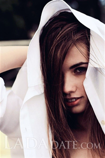 Beautiful woman of Ukraine nataliya from krivoy rog with Light Brown hair age 27