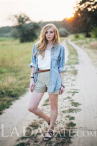 Date ukrainian girl anna from nikolaev with Blonde hair age 30 photo-6