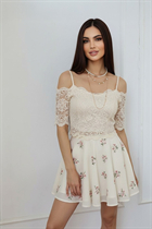 Dating a ukrainian woman bertina from kharkov with Dark Brown hair age 32 photo-12