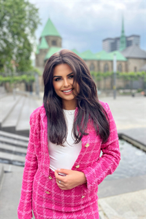 Fille allemande olena de gelsenkirchen avec Brunette cheveux 25 ans