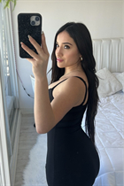 via del mar bride leon with Black hair age 22 photo-10