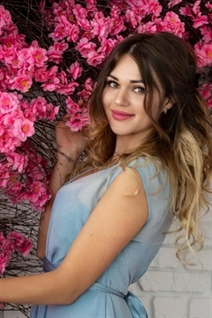 Date ukrainian elena from poltava with Light Brown hair age 28
