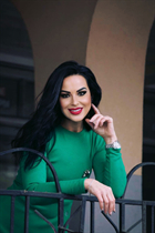 Belle mariée ukrainienne alesya de cherkassy avec Noirs cheveux, âge 46 photo-1