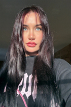 Beauté ukrainienne yulianna de bern avec Chatain clairs cheveux, âge 34 photo-1