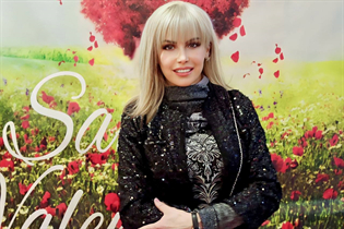 Fille de granada anzhella aux cheveux Chatain clairs, age 53 photo-18