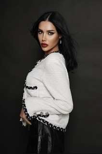 Femme ukrainienne de odessa oryna avec Brunette cheveux, âge 23