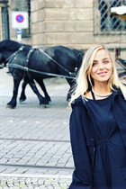 Novia de al kuwayt marina con pelo Rubio y edad 41 photo-12